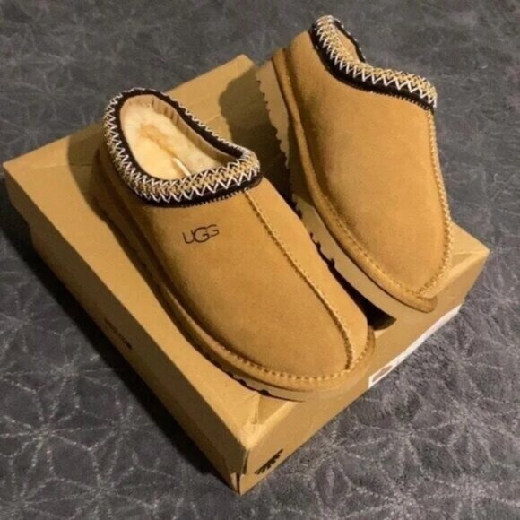 UGG Tan Slippers with Black Accents - Picture 5 of 5